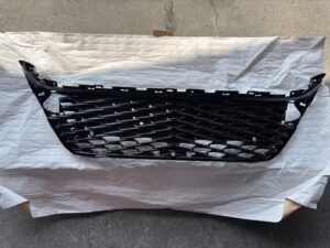 80ハリアー PHEV用アッパーグリル メッシュタイプ 新品 山陽小野田市