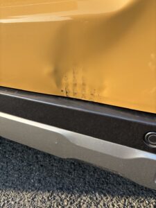 スペーシアギア リアバンパー右側 擦り傷 アップ 山陽小野田市