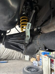 ジムニーシエラ JB74W リアデフ周辺 純正オートレベライザーステー