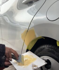 アクア クォーターパネル パテ成形 板金塗装 山陽小野田市