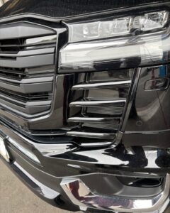 ランクル300 バンパーサイドガーニッシュ ブラック塗装後 左側