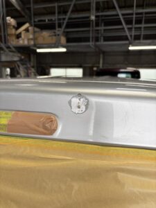 ワゴンR バックドア スタッド溶接 引き出し後 板金修理