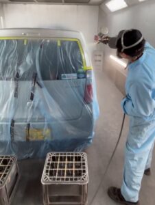 ワゴンR バックドア クリア塗装 塗装ブース 若山自動車