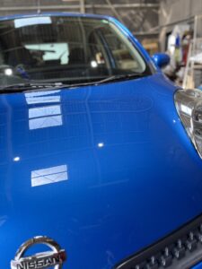 マーチ ガラスコーティング後のボンネットの艶