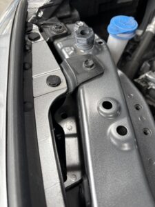山陽小野田市 洗車 トランクヒンジ周りの洗浄