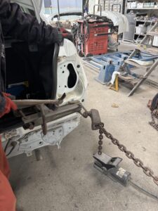 アクシオ 追突事故 引き出し作業 フレーム修正 山陽小野田市 若山自動車