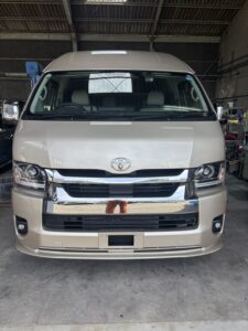 ハイエース 200系 リップ取り付け前 山陽小野田市 若山自動車