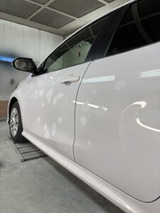 ヤリス 左サイド 板金塗装後のブツ取り 山陽小野田市 若山自動車