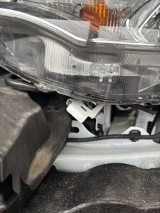 カローラアクシオ ヘッドライト脱着 損傷確認 山陽小野田市