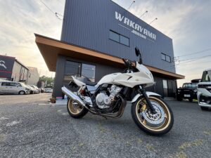 CB400SB 全塗装 完成 若山自動車 店舗前 山陽小野田市