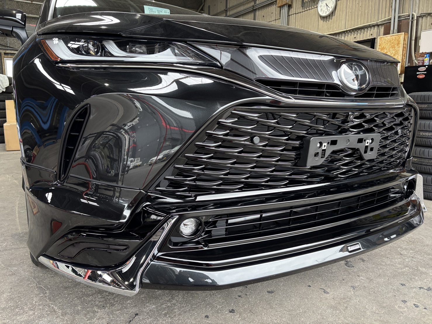 80ハリアー PHEV化 完成フロント右斜め 山陽小野田市