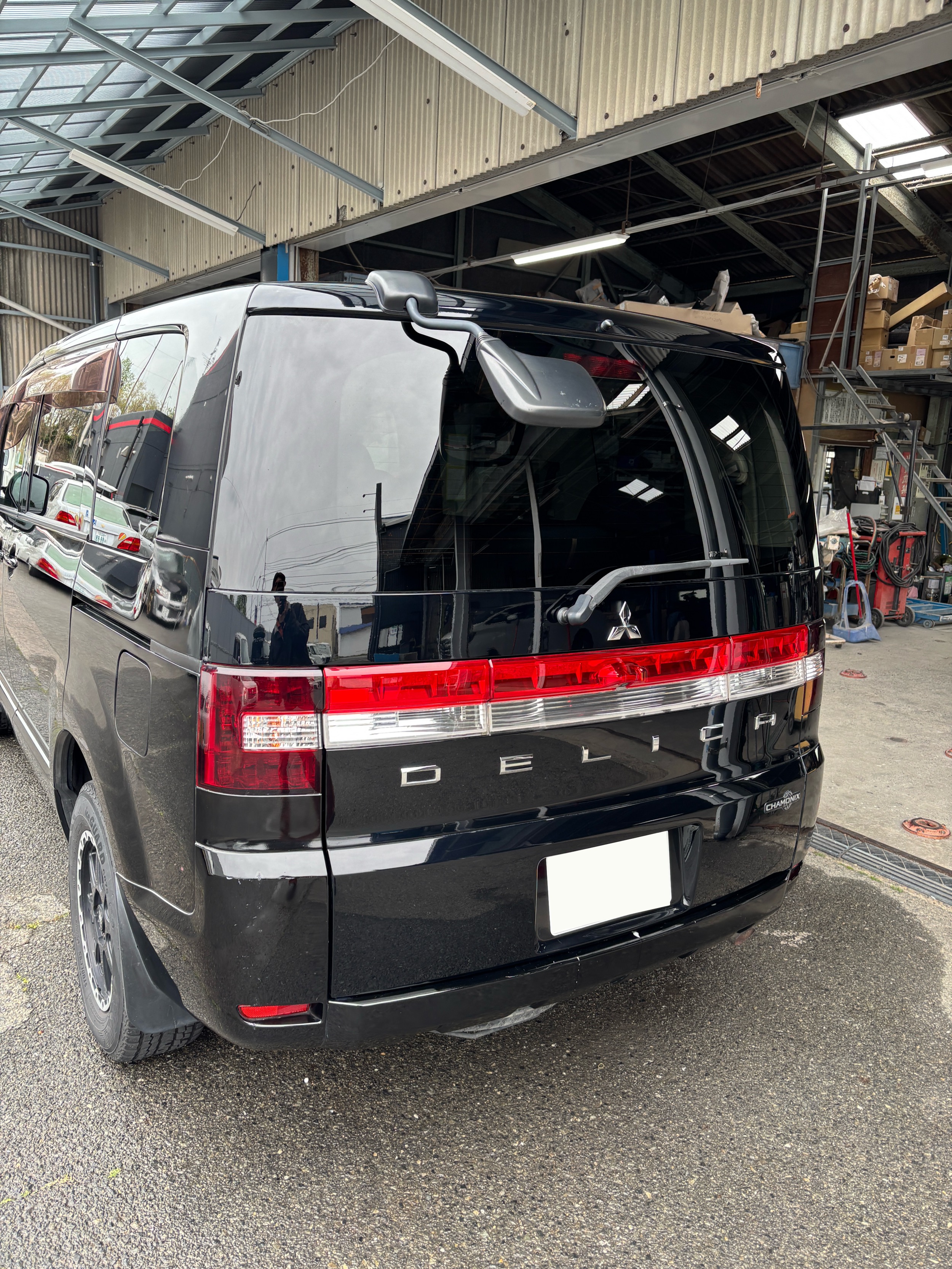 デリカD:5 バックドア交換完了 リサイクル品で半額以下に修理 山陽小野田市 若山自動車