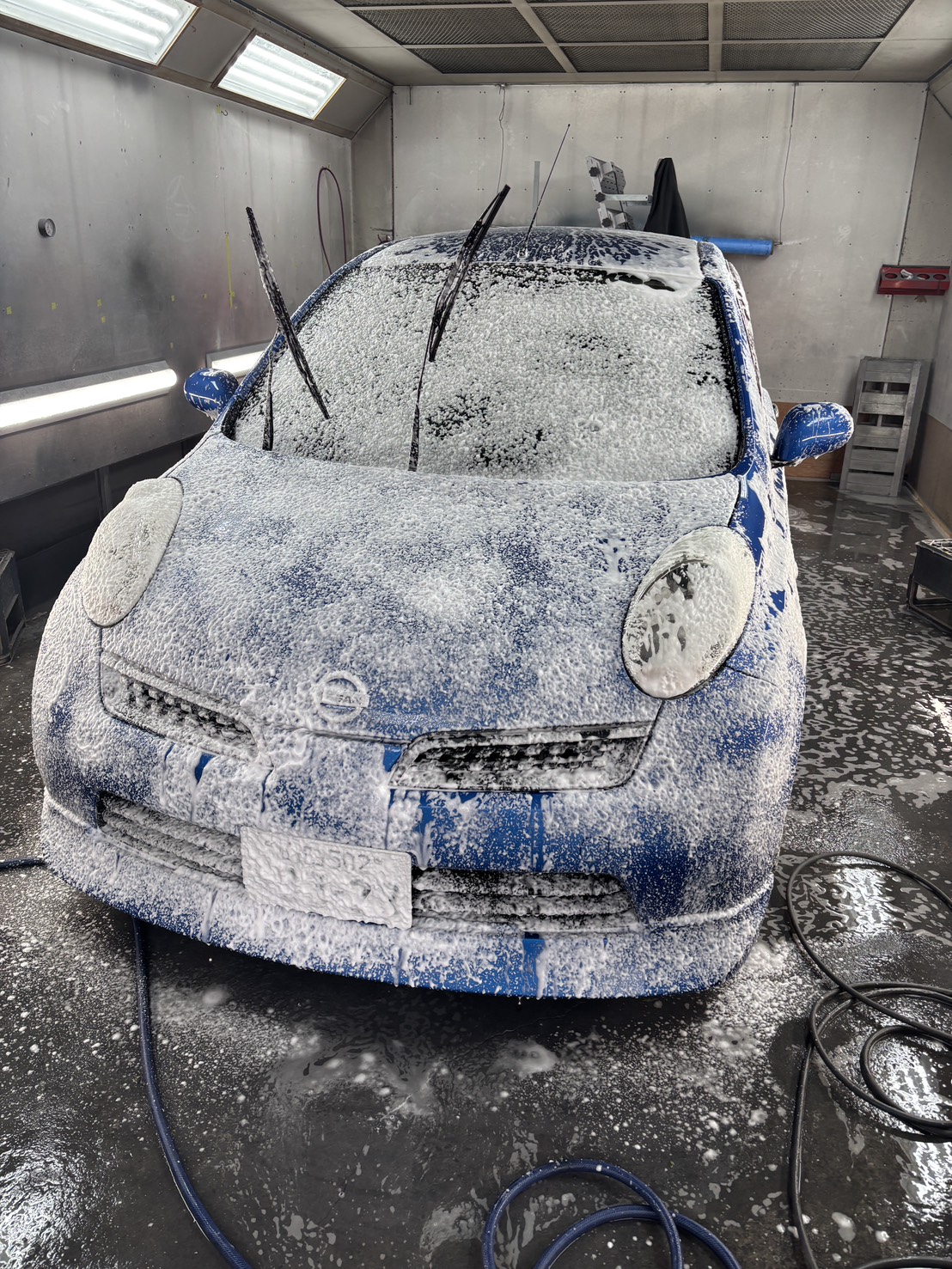 マーチ全体のフォーム脱脂洗車